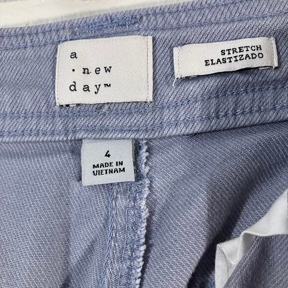 A New Day Grey Capri pants with pockets - Picture 3 of 5